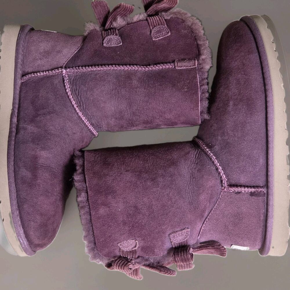 US 6 Authentic UGG Australia Bailey Bow Sheepskin Boots Purple Suede